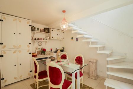 Casa à venda com 192m², 3 quartos e 4 vagas Casa à venda com 192m², 3 quartos e 4 vagasCozinha e Sala de Jantar