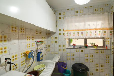 Casa à venda com 192m², 3 quartos e 4 vagas Casa à venda com 192m², 3 quartos e 4 vagasChurrasqueira/Área de Serviço e Banheiro de Serviço