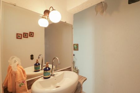 Casa à venda com 192m², 3 quartos e 4 vagas Casa à venda com 192m², 3 quartos e 4 vagasBanheiro