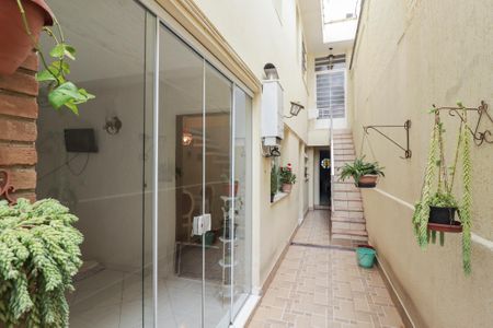 Casa à venda com 192m², 3 quartos e 4 vagas Casa à venda com 192m², 3 quartos e 4 vagasChurrasqueira/Área de Serviço e Banheiro de Serviço