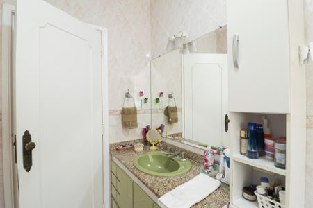 Casa à venda com 192m², 3 quartos e 4 vagas Casa à venda com 192m², 3 quartos e 4 vagasBanheiro da Suíte