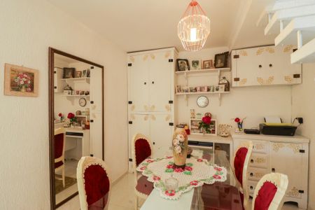 Casa à venda com 192m², 3 quartos e 4 vagas Casa à venda com 192m², 3 quartos e 4 vagasCozinha e Sala de Jantar