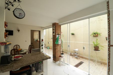 Casa à venda com 192m², 3 quartos e 4 vagas Casa à venda com 192m², 3 quartos e 4 vagasCozinha e Sala de Jantar