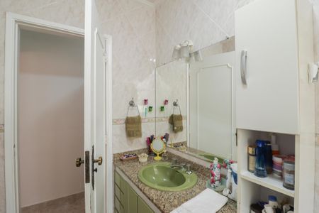 Casa à venda com 192m², 3 quartos e 4 vagas Casa à venda com 192m², 3 quartos e 4 vagasBanheiro da Suíte