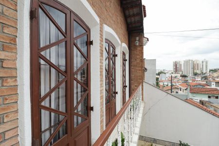 Casa à venda com 192m², 3 quartos e 4 vagas Casa à venda com 192m², 3 quartos e 4 vagasVaranda
