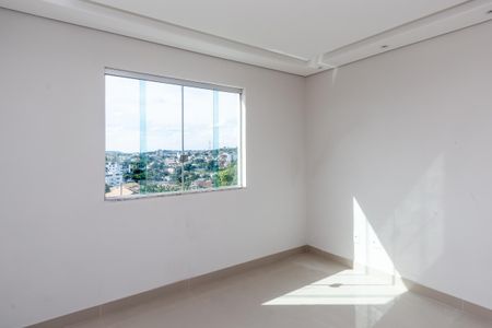 Sala de apartamento para alugar com 2 quartos, 70m² em Piratininga, Belo Horizonte