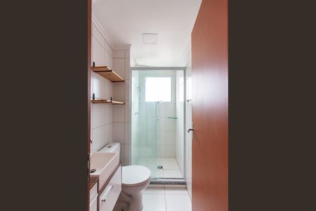 Banheiro  de apartamento à venda com 1 quarto, 32m² em Santa Maria, Osasco