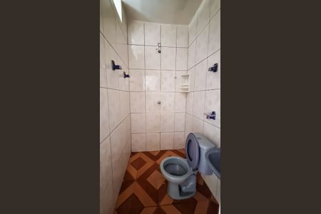 Banheiro de casa para alugar com 1 quarto, 30m² em Parque Monte Alegre, Taboão da Serra