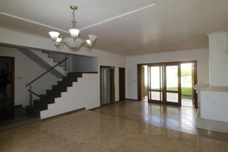 Sala de casa à venda com 5 quartos, 600m² em Chácara das Pedras, Porto Alegre
