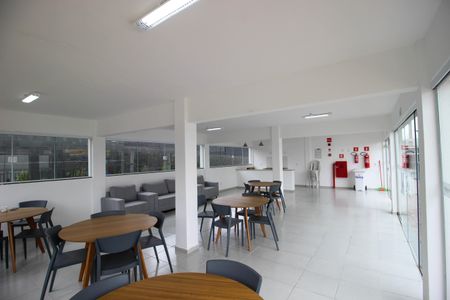 Apartamento para alugar com 43m², 2 quartos e 1 vaga Apartamento para alugar com 43m², 2 quartos e 1 vagaÁrea comum - Salão de festas