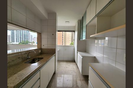 Apartamento à venda com 70m², 2 quartos e 2 vagasCozinha 