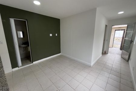 Sala de kitnet/studio para alugar com 1 quarto, 50m² em Jardim Carioca, Rio de Janeiro