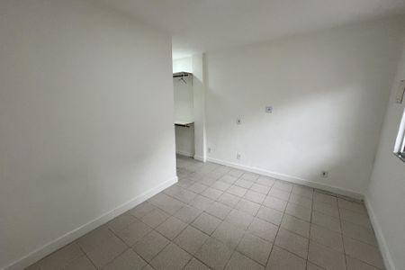 Quarto de kitnet/studio para alugar com 1 quarto, 50m² em Jardim Carioca, Rio de Janeiro