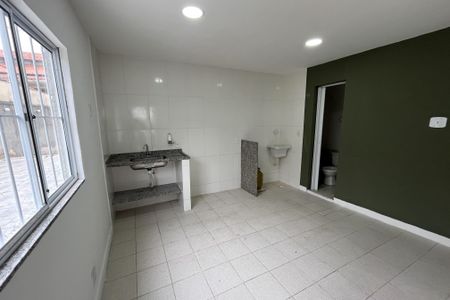 Sala de kitnet/studio para alugar com 1 quarto, 50m² em Jardim Carioca, Rio de Janeiro