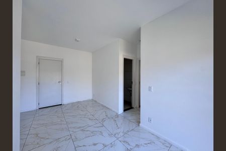 Sala de apartamento para alugar com 2 quartos, 52m² em Recreio dos Bandeirantes, Rio de Janeiro