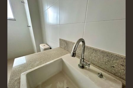Apartamento à venda com 66m², 2 quartos e 1 vaga Apartamento à venda com 66m², 2 quartos e 1 vagaBanheiro 1