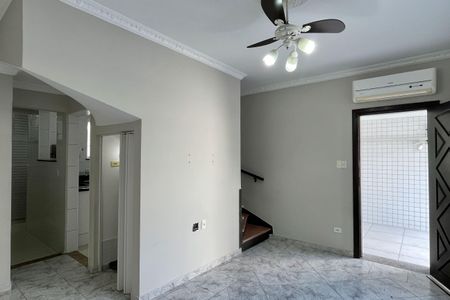Sala de casa para alugar com 2 quartos, 196m² em Ponta da Praia, Santos