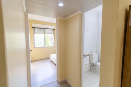 Corredor de apartamento para alugar com 1 quarto, 41m² em Vila Nova, Porto Alegre
