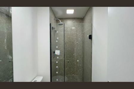 Banheiro de kitnet/studio à venda com 1 quarto, 25m² em Pinheiros, São Paulo