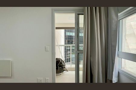 Sacada de kitnet/studio à venda com 1 quarto, 25m² em Pinheiros, São Paulo