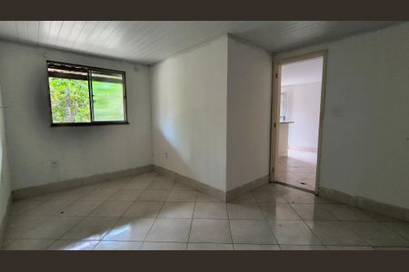 Quarto de casa para alugar com 1 quarto, 48m² em Vargem Pequena, Rio de Janeiro