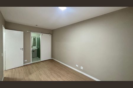 Casa de condomínio à venda com 144m², 4 quartos e 3 vagasSuite