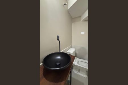 Casa de condomínio à venda com 144m², 4 quartos e 3 vagasLavabo