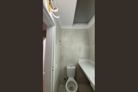 Casa de condomínio à venda com 144m², 4 quartos e 3 vagasBanheiro da Suíte