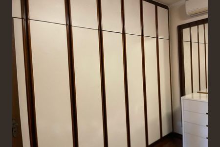 Casa à venda com 3 quartos, 280m² em Vila Metalúrgica, Santo André