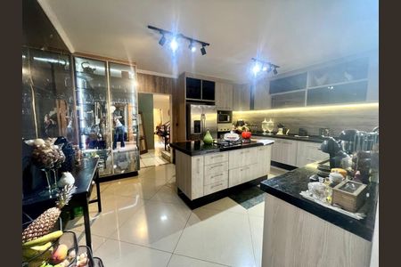 Casa à venda com 3 quartos, 279m² em Jardim Ipanema, Santo André