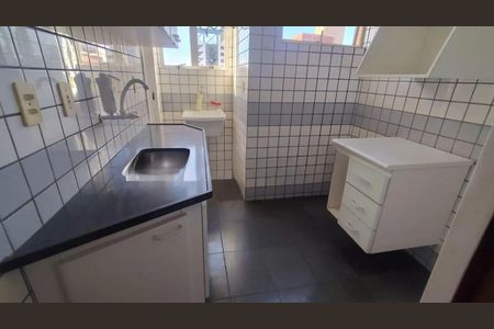 Apartamento para alugar com 70m², 2 quartos e 1 vaga Apartamento para alugar com 70m², 2 quartos e 1 vagaCozinha e Área de Serviço