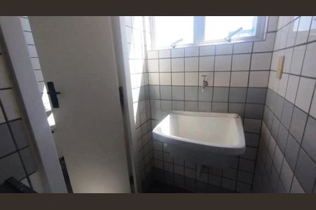 Apartamento para alugar com 70m², 2 quartos e 1 vaga Apartamento para alugar com 70m², 2 quartos e 1 vagaCozinha e Área de Serviço