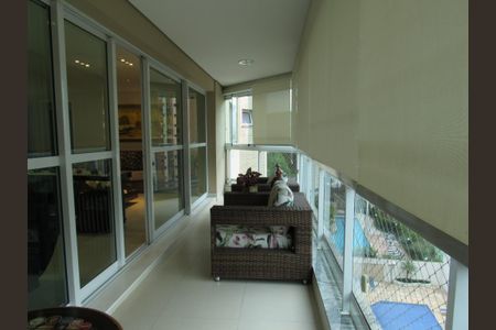 Apartamento à venda com 225m², 3 quartos e 3 vagasVaranda