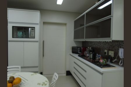 Apartamento à venda com 225m², 3 quartos e 3 vagasCozinha