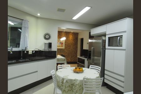 Apartamento à venda com 225m², 3 quartos e 3 vagasCozinha