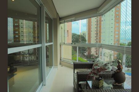 Apartamento à venda com 225m², 3 quartos e 3 vagasVaranda