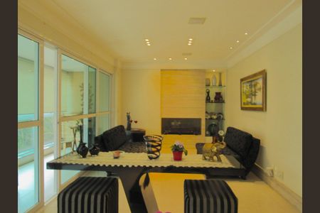 Sala Principal de apartamento à venda com 3 quartos, 225m² em Umuarama, Osasco