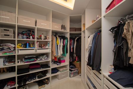 Apartamento à venda com 190m², 3 quartos e 3 vagasCloset da suíte 1