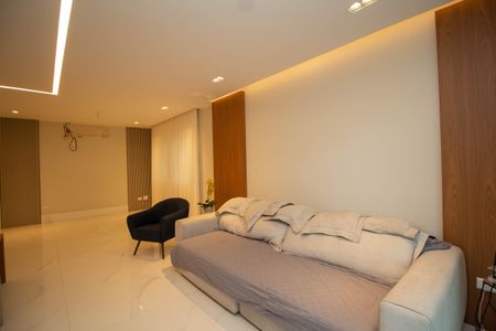 Apartamento à venda com 190m², 3 quartos e 3 vagasSala