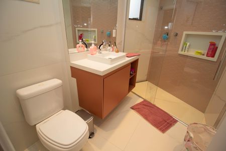 Apartamento à venda com 190m², 3 quartos e 3 vagasBanheiro da Suíte 2