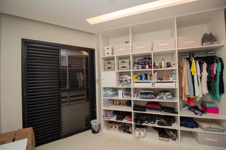 Apartamento à venda com 190m², 3 quartos e 3 vagasCloset da suíte 1