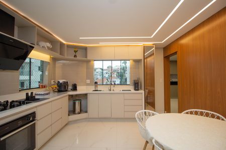 Apartamento à venda com 190m², 3 quartos e 3 vagasCozinha