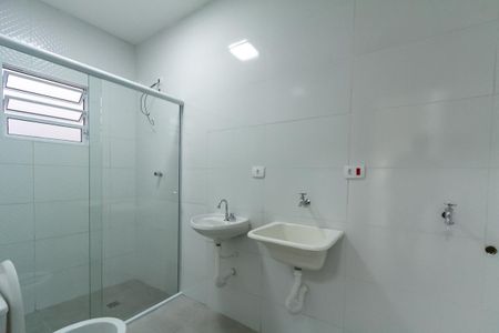 Banheiro de casa para alugar com 1 quarto, 36m² em Vila Dayse, São Bernardo do Campo