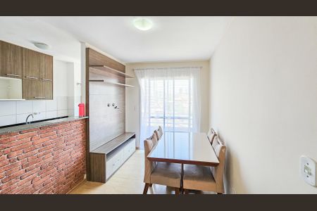 Sala de apartamento à venda com 2 quartos, 50m² em Quitaúna, Osasco