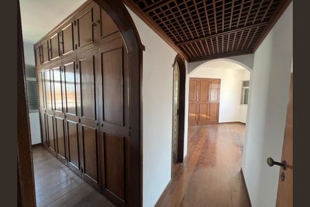 Apartamento para alugar com 270m², 4 quartos e 2 vagasCorredor