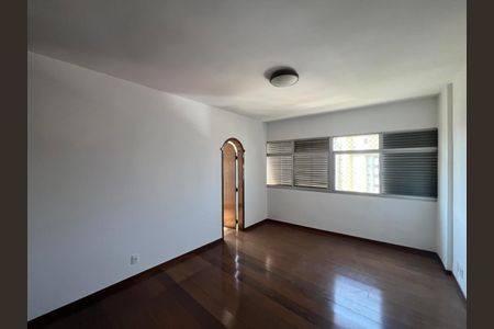 Apartamento para alugar com 270m², 4 quartos e 2 vagasSuíte 1