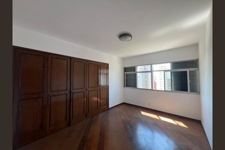 Apartamento para alugar com 270m², 4 quartos e 2 vagasSuíte 1