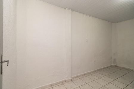 Quarto de casa para alugar com 2 quartos, 100m² em Jardim Paraguacu, São Paulo