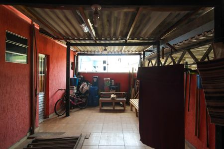 Casa à venda com 133m², 4 quartos e 2 vagas Casa à venda com 133m², 4 quartos e 2 vagasÁrea externa