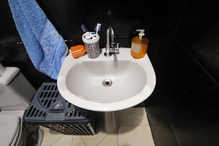 Casa à venda com 133m², 4 quartos e 2 vagas Casa à venda com 133m², 4 quartos e 2 vagasBanheiro da Suíte